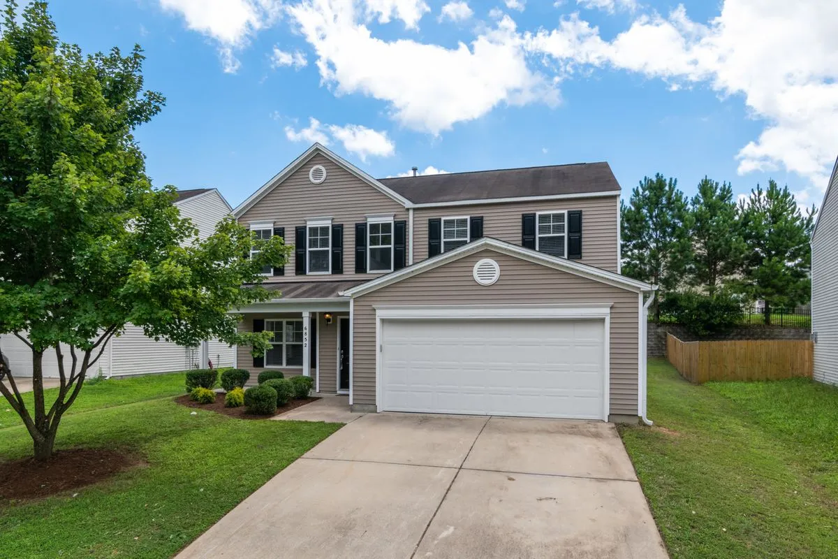 House exterior with vinyl siding in a Gloucester County NJ residential neighborhood